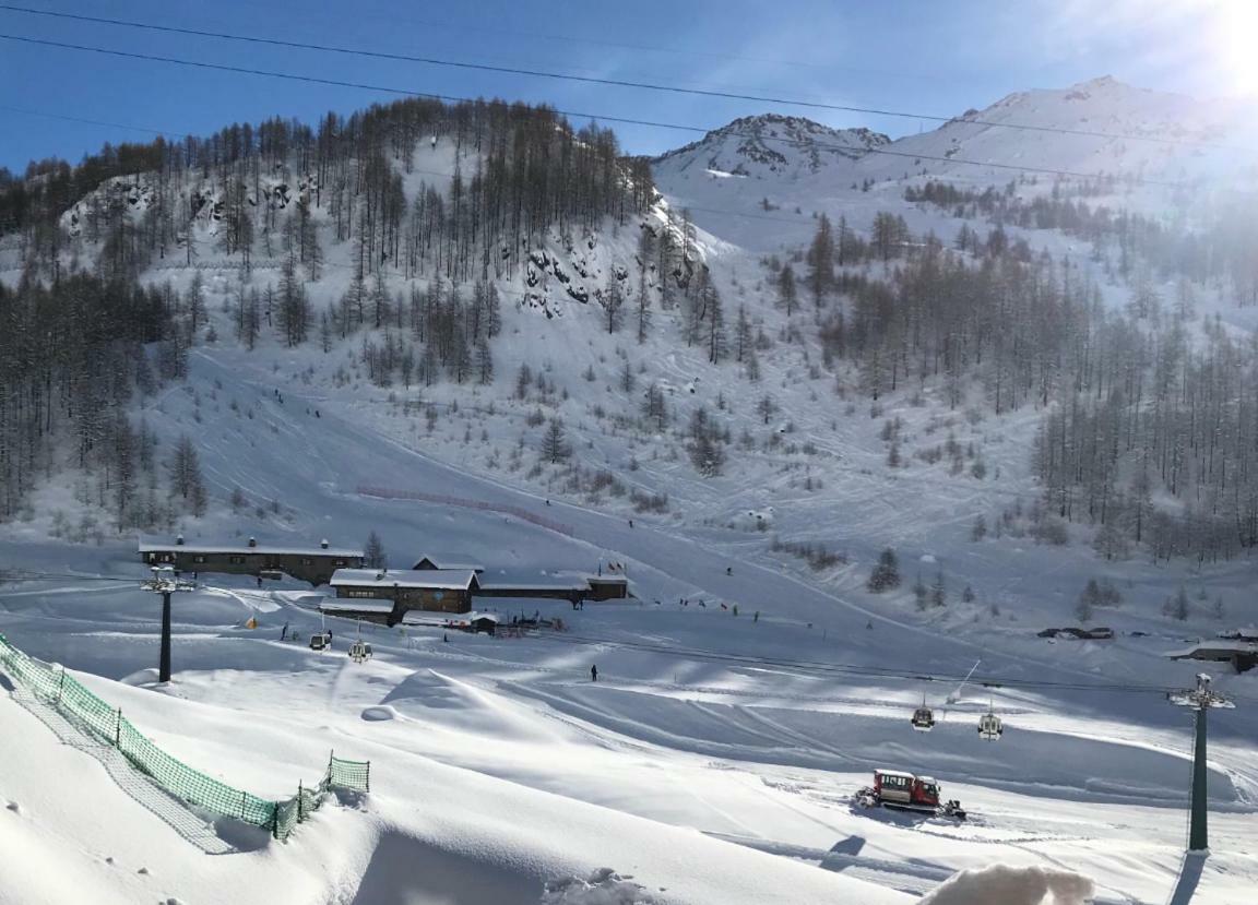 شقة Giomein - Flat In Cervinia 50M From Slopes And City Centre بيريوِل تْشيرفينيا المظهر الخارجي الصورة
