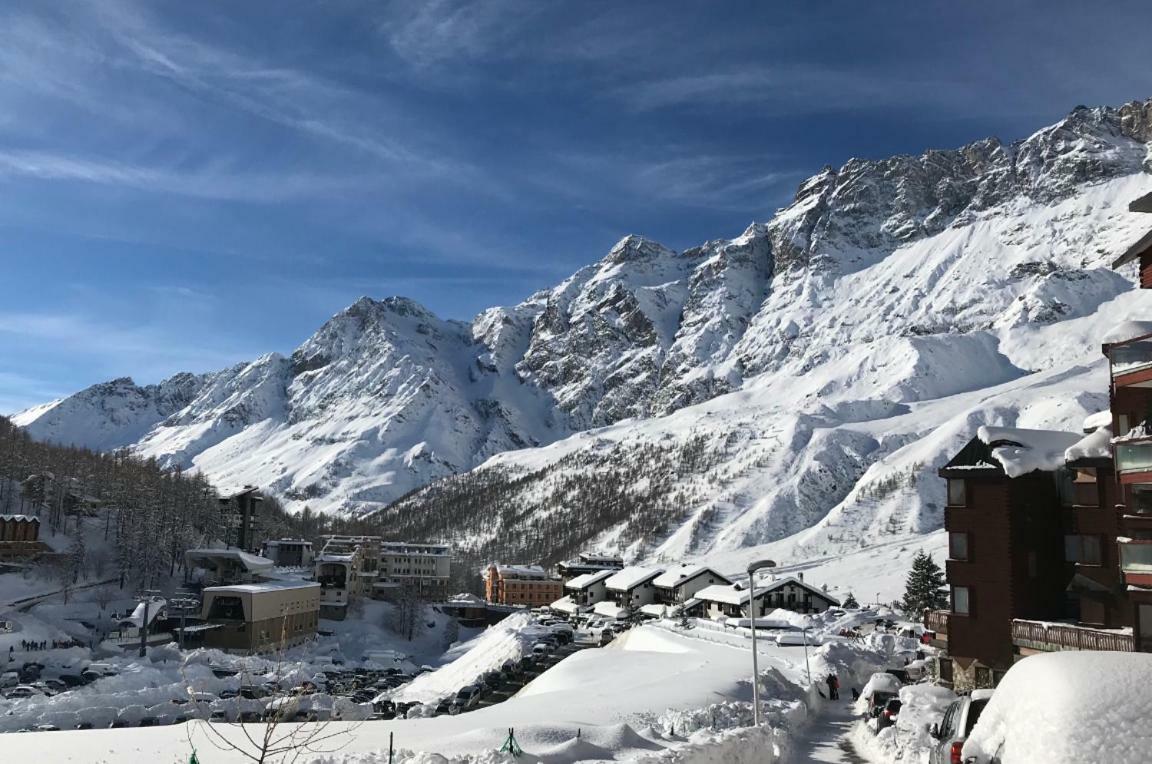 شقة Giomein - Flat In Cervinia 50M From Slopes And City Centre بيريوِل تْشيرفينيا المظهر الخارجي الصورة